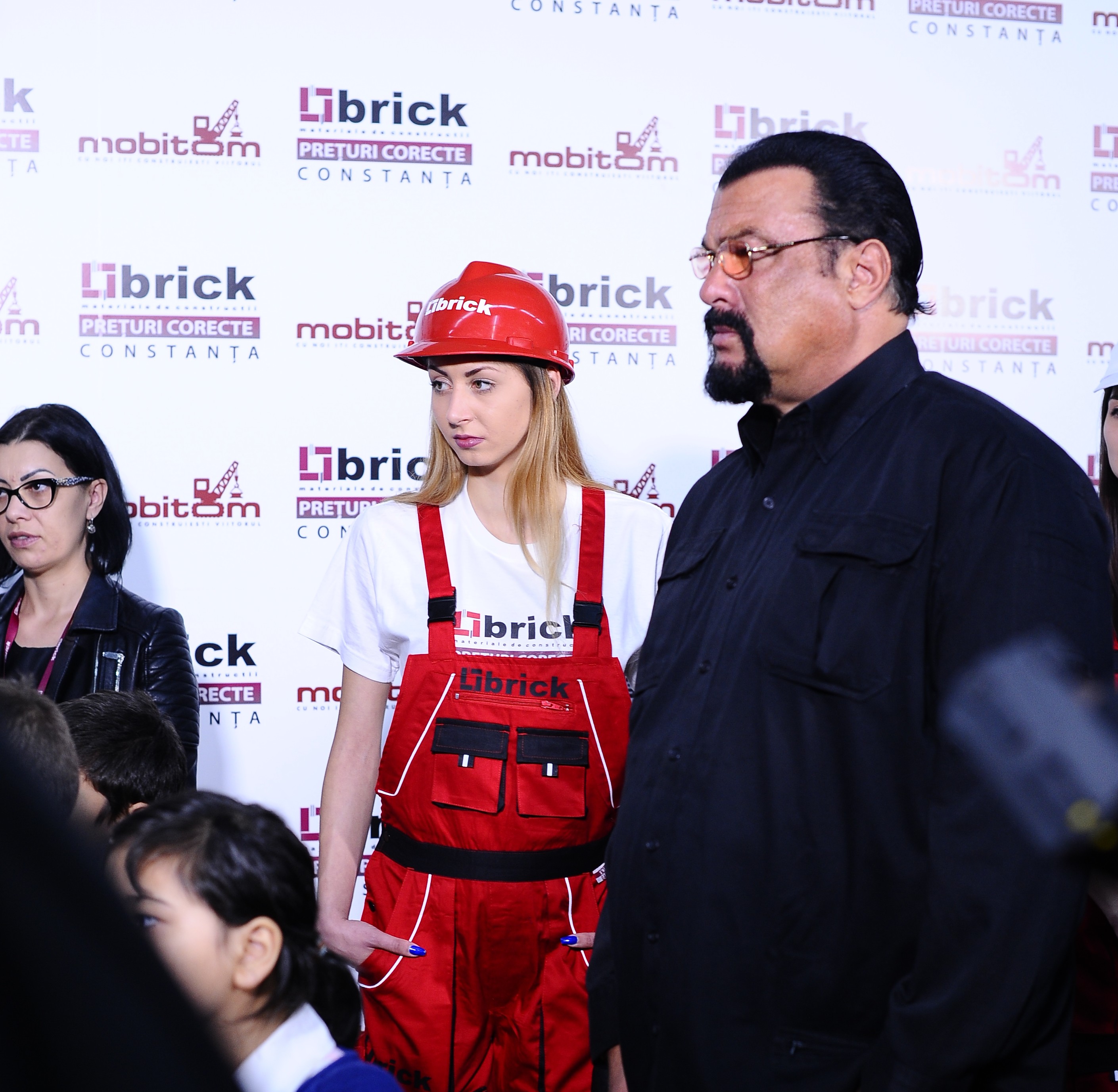 Gest umanitar susținut de Steven Seagal la Constanța alături de cele mai noi modele Fashiontv